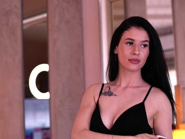 RubyRouj live cam on BongaCams