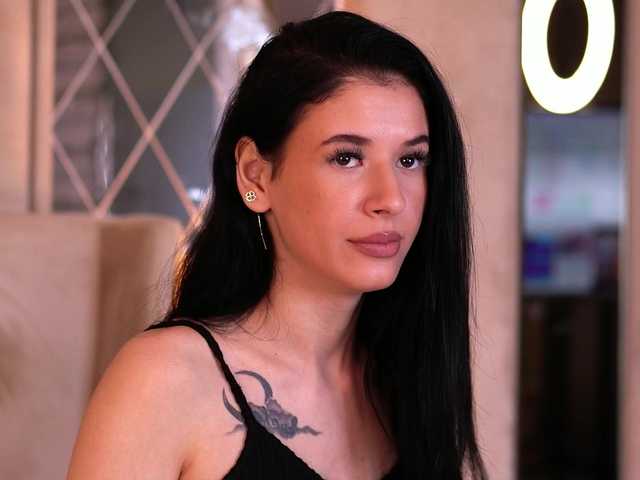 RubyRouj live cam on BongaCams