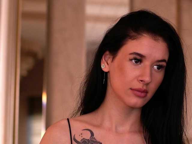 RubyRouj live cam on BongaCams