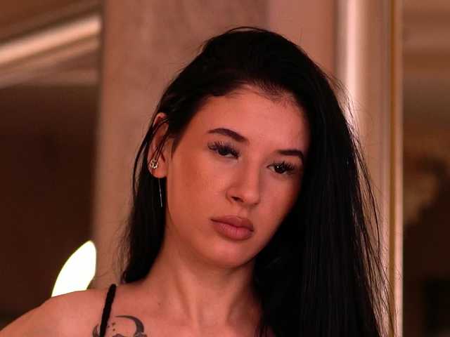 RubyRouj live cam on BongaCams