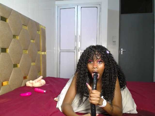 AlexahJade live cam on BongaCams