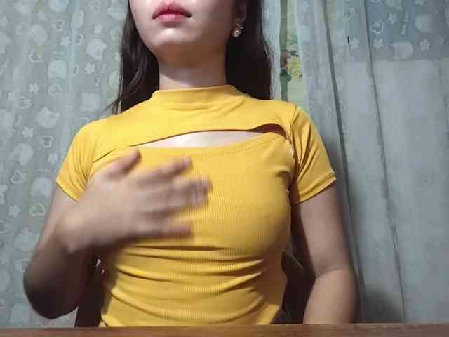 SophiaAllTheWay webcam