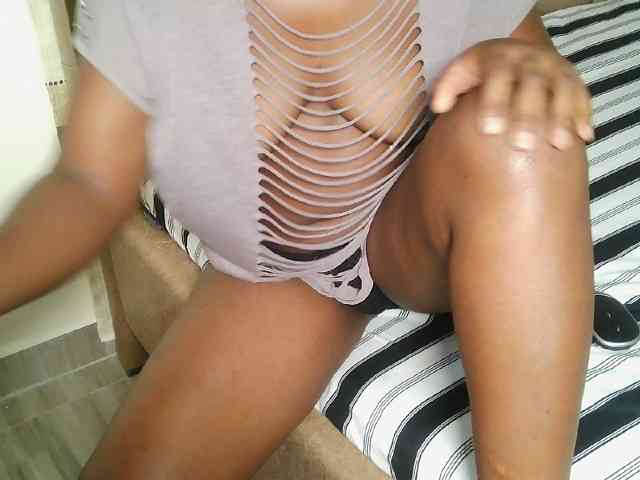 Ebonny_QueenMel webcam