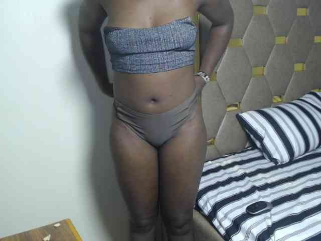 Ebonny_QueenMel webcam