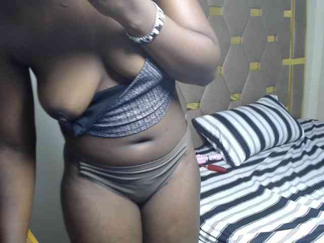 Ebonny_QueenMel webcam