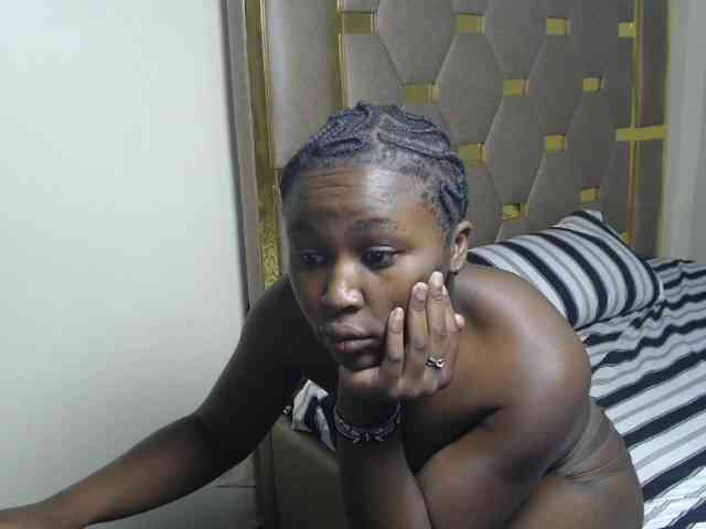 Ebonny_QueenMel webcam