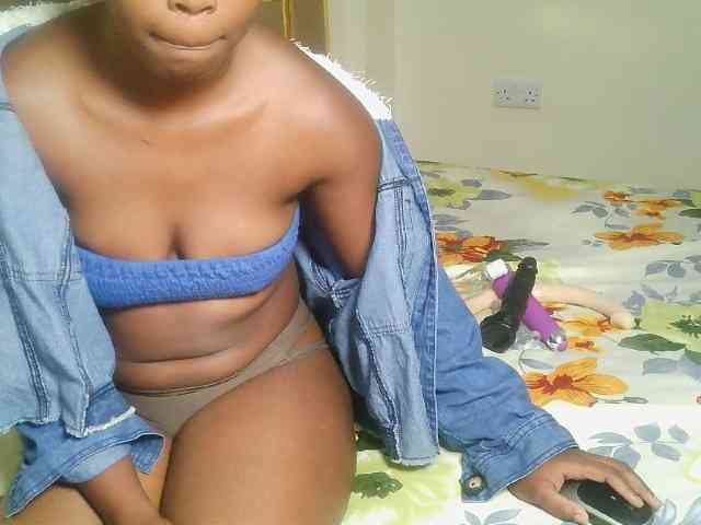 Ebonny_QueenMel webcam