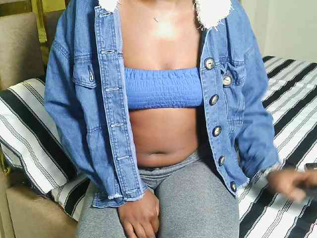 Ebonny_QueenMel webcam