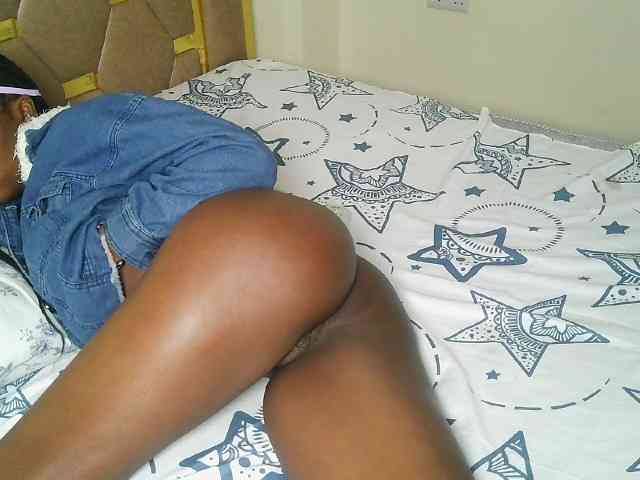 Ebonny_QueenMel webcam