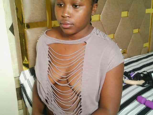 Ebonny_QueenMel webcam
