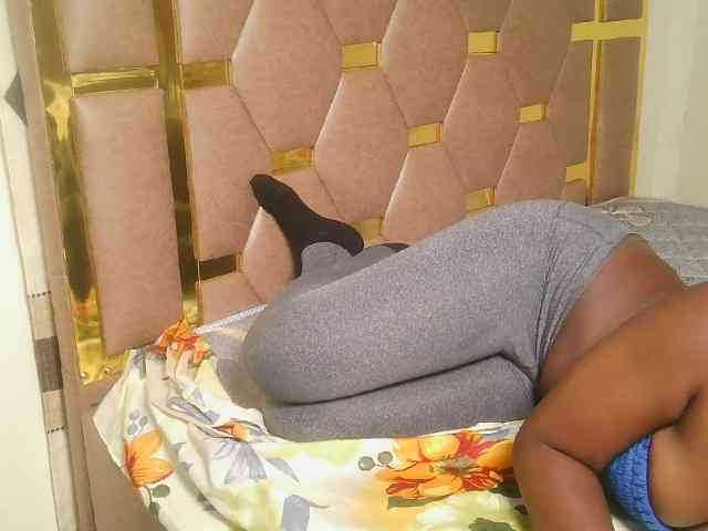 Ebonny_QueenMel webcam