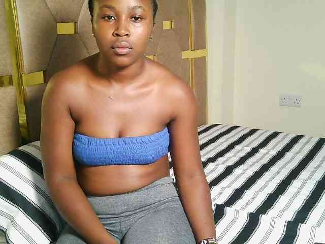 Ebonny_QueenMel webcam