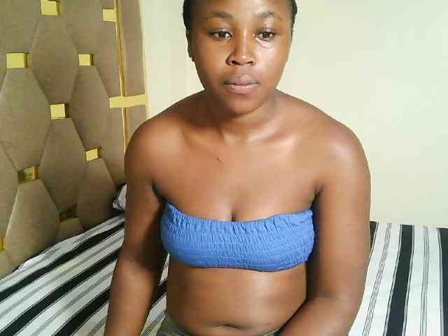 Ebonny_QueenMel webcam