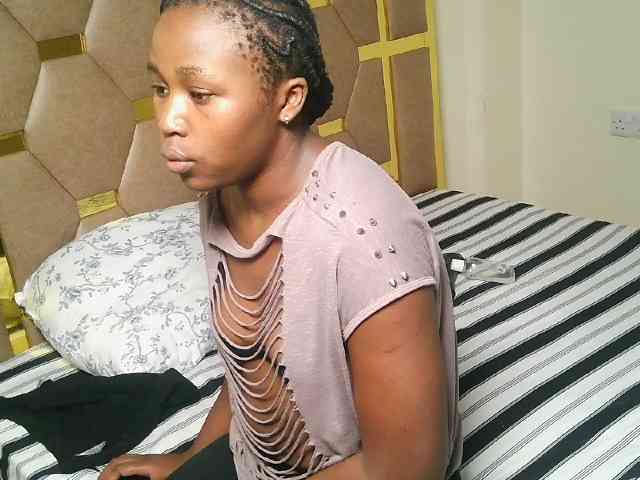 Ebonny_QueenMel webcam