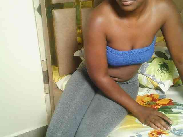 Ebonny_QueenMel webcam