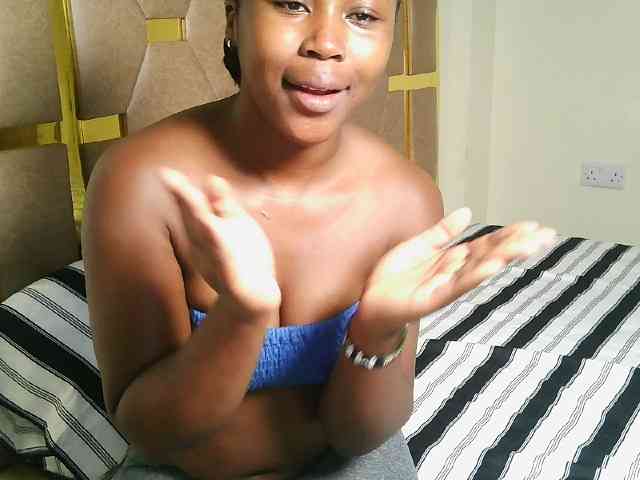 Ebonny_QueenMel webcam