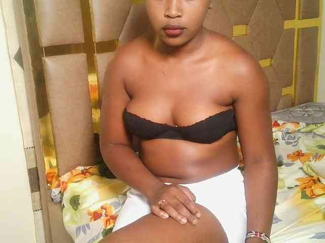 Ebonny_QueenMel webcam