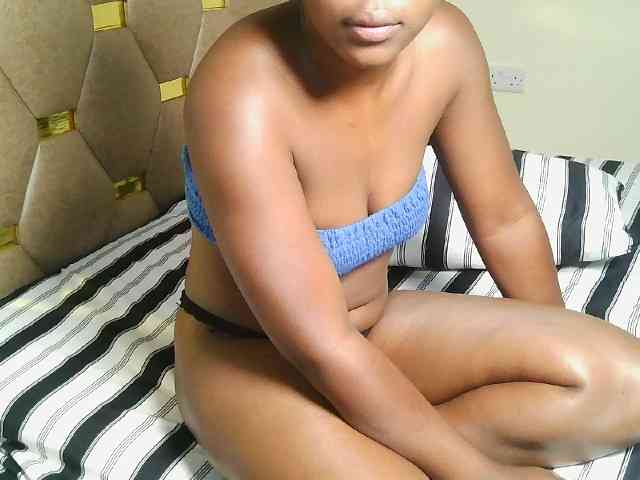 Ebonny_QueenMel webcam