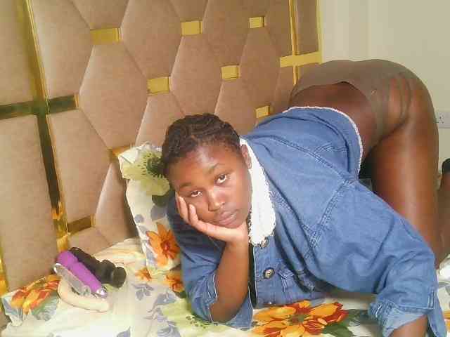 Ebonny_QueenMel webcam