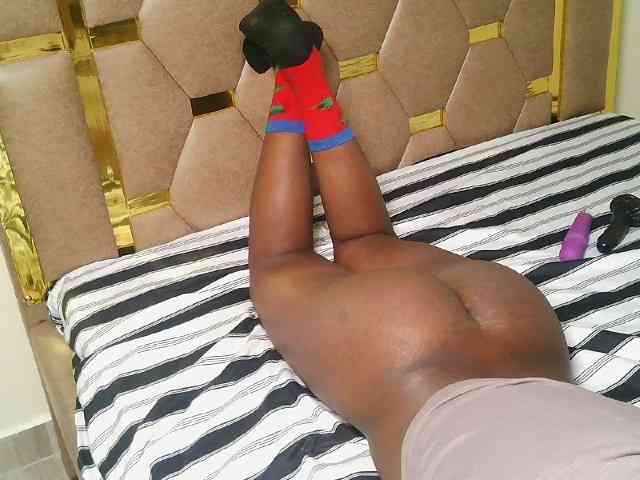 Ebonny_QueenMel webcam