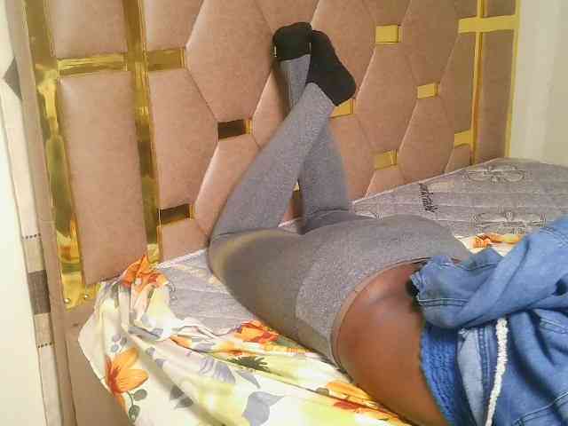 Ebonny_QueenMel webcam