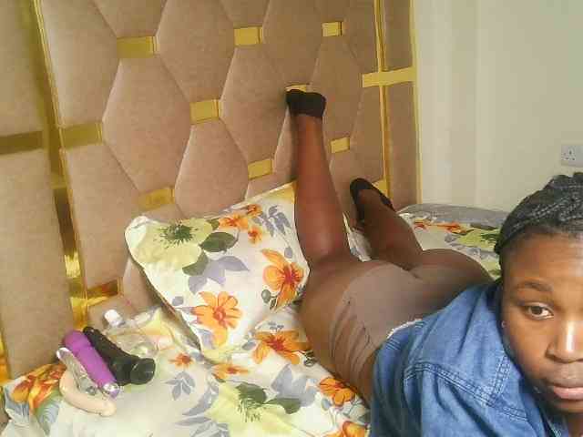 Ebonny_QueenMel