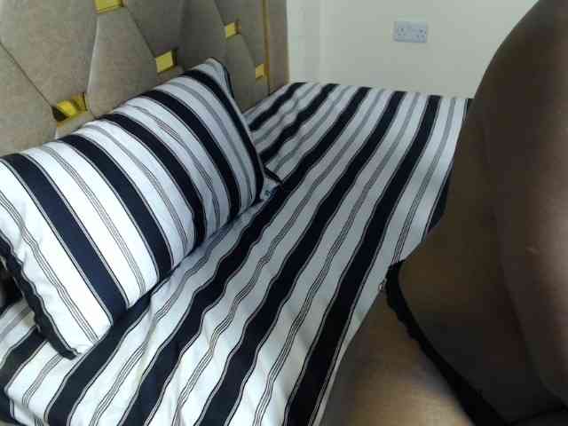 Ebonny_QueenMel webcam