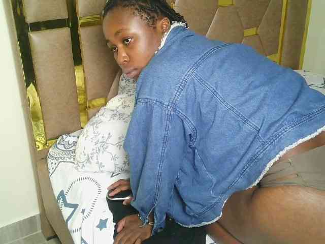 Ebonny_QueenMel webcam