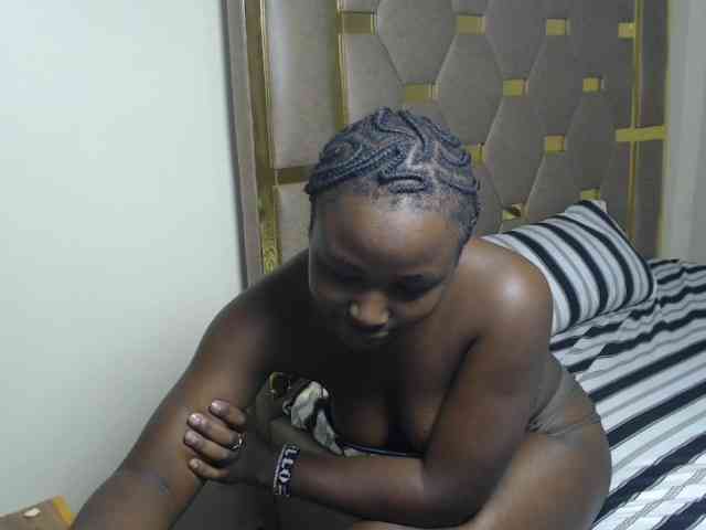 Ebonny_QueenMel webcam