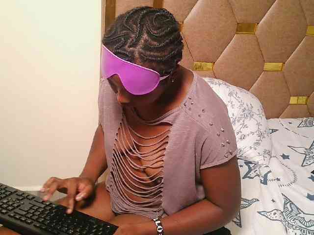 Ebonny_QueenMel