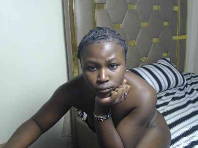 Ebonny_QueenMel