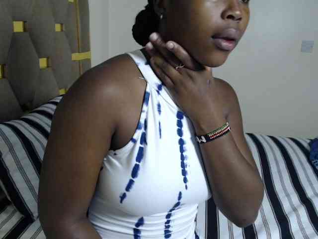Ebonny_QueenMel webcam