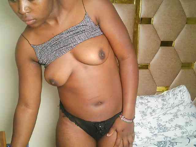 Ebonny_QueenMel webcam
