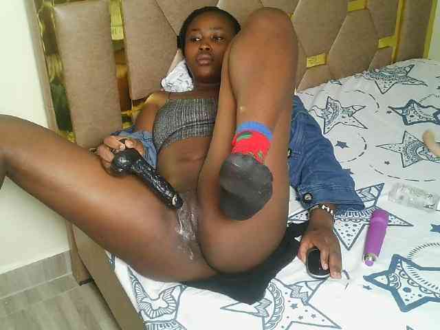 Ebonny_QueenMel webcam
