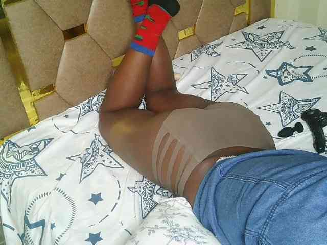 Ebonny_QueenMel webcam