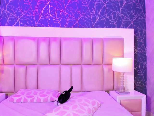 QueenRouss live cam on BongaCams