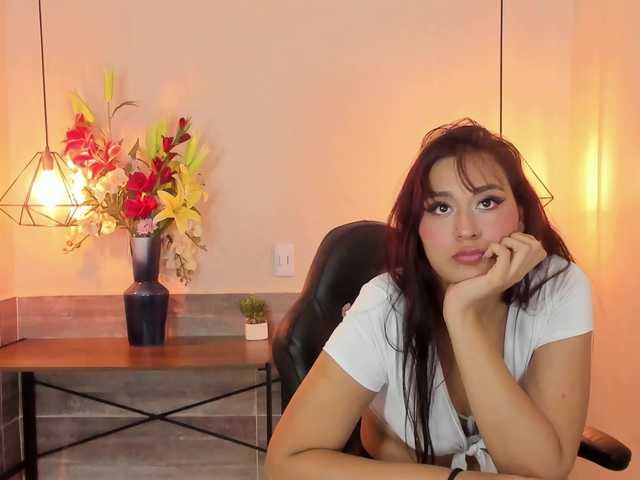 QueenRouss live cam on BongaCams
