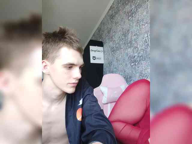 MikaAlex webcam