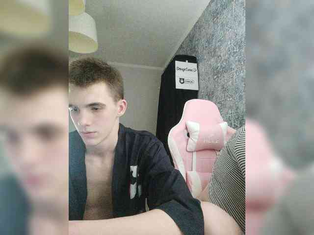 MikaAlex webcam