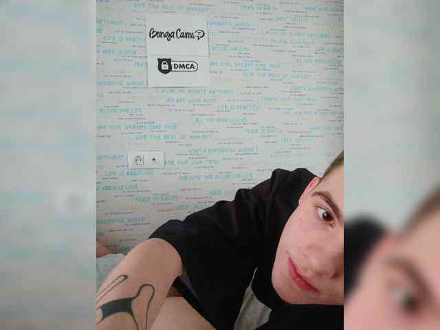 MikaAlex webcam