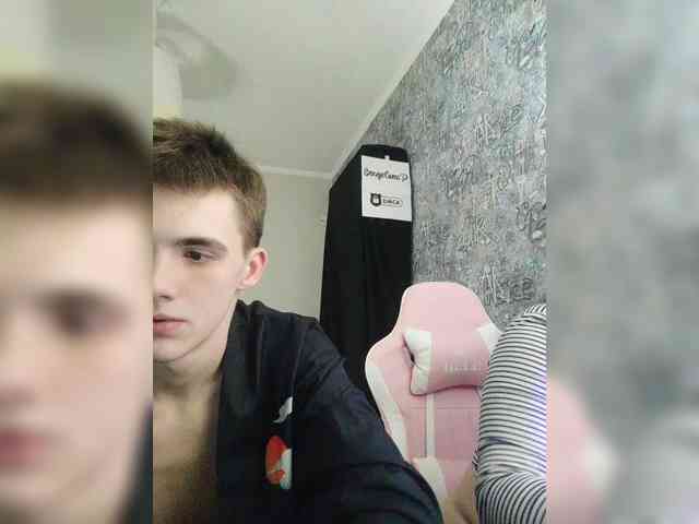 MikaAlex webcam