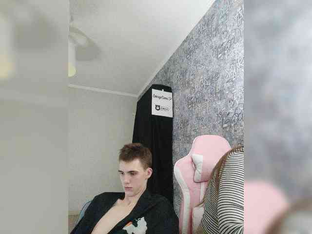 MikaAlex webcam