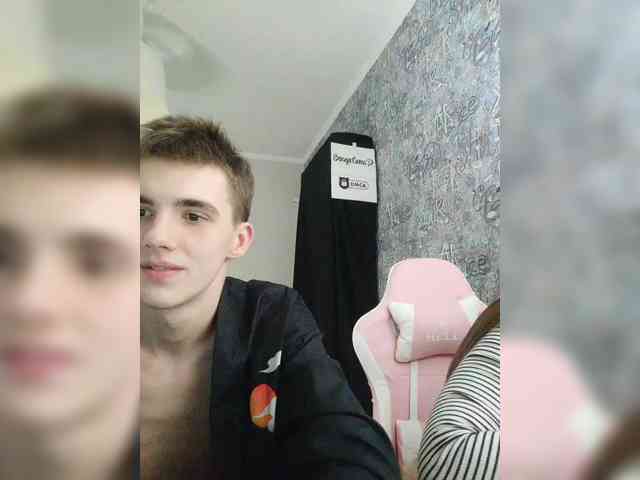 MikaAlex webcam