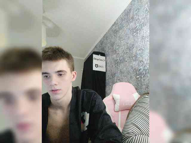 MikaAlex webcam