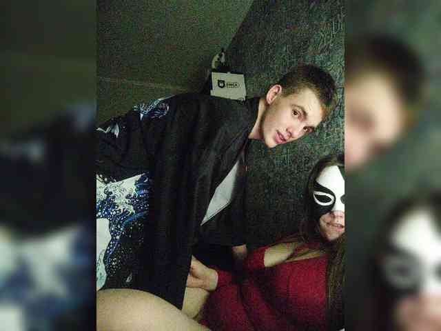 MikaAlex webcam