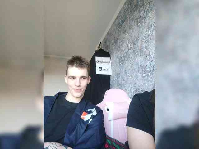 MikaAlex webcam