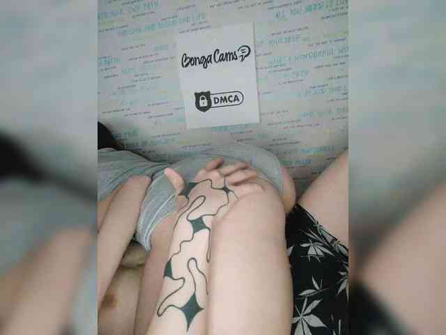 MikaAlex webcam