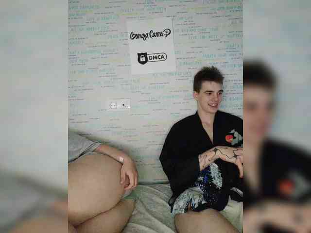 MikaAlex webcam
