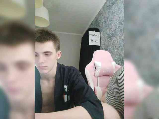 MikaAlex webcam