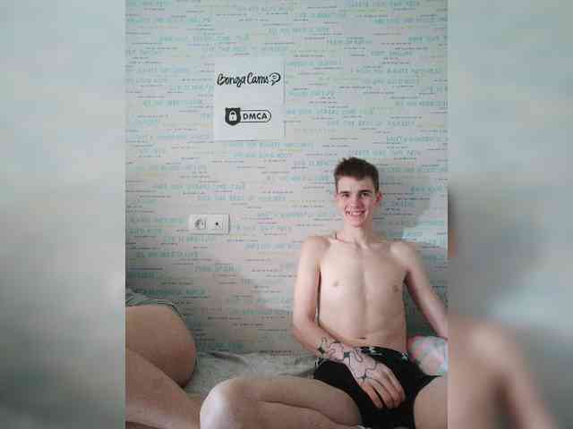 MikaAlex webcam